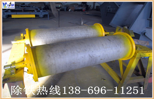 1.干式永磁滚筒采用人民共和国机械工业标准“JB / 7895-1999”,采用稀土复合磁性系统,并采用高强度胶(J-39)粘结和环氧灌注,磁性表面用不锈钢加强胶胶挂胶,不脱落.气缸两端的密封垫圈涂有塑料密封,确保无水;整体采用先进的技术和合理的结构.经过特殊设计,使的磁场强度分布更为合理,分选效果更明显. 　　2.此碎钢悟空WUKONG(中国)永磁筒体机身通过特殊设计,不易堵塞材料,运行材料.通过半逆流类型.
